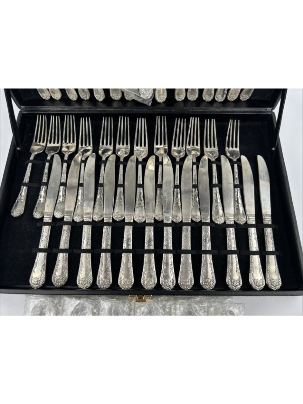 Wm. Rogers & Son Silverware Set Preowned 63 Pieces (Enchanted Rose) - Picture 2 of 14